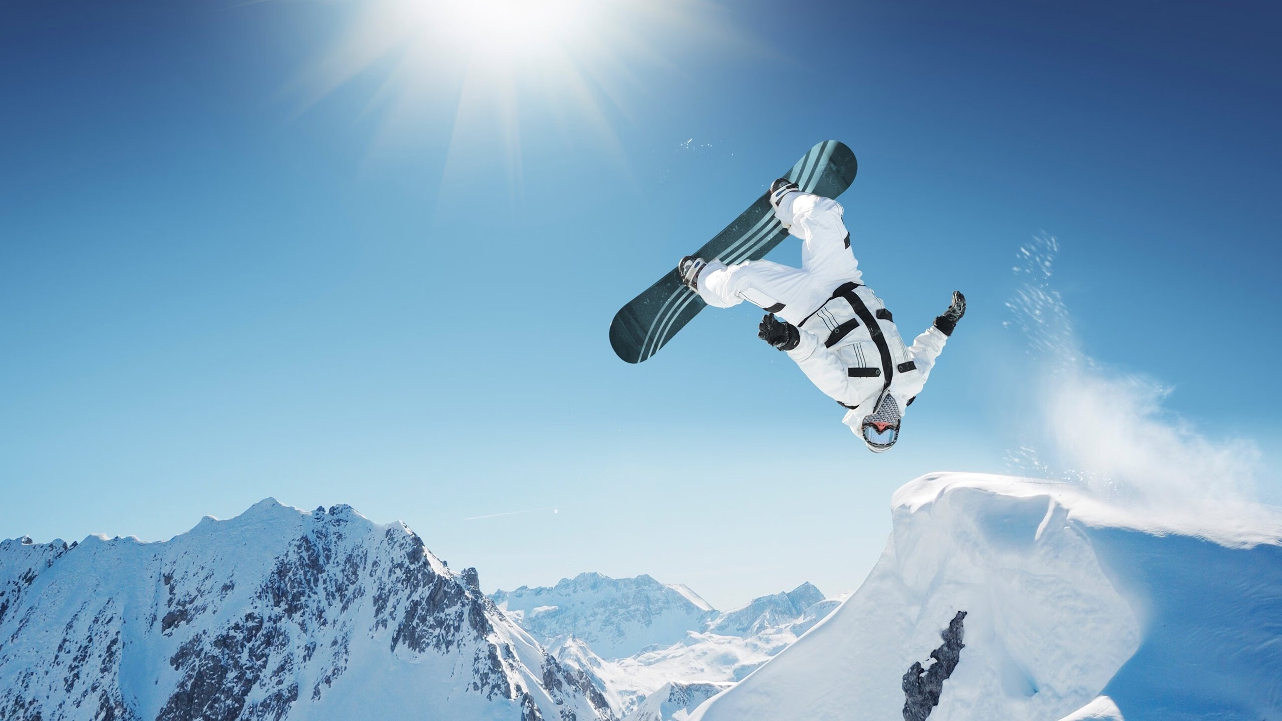 麦基翁女子200米仰泳赛道上的力量与优雅，麦基翁几块金牌